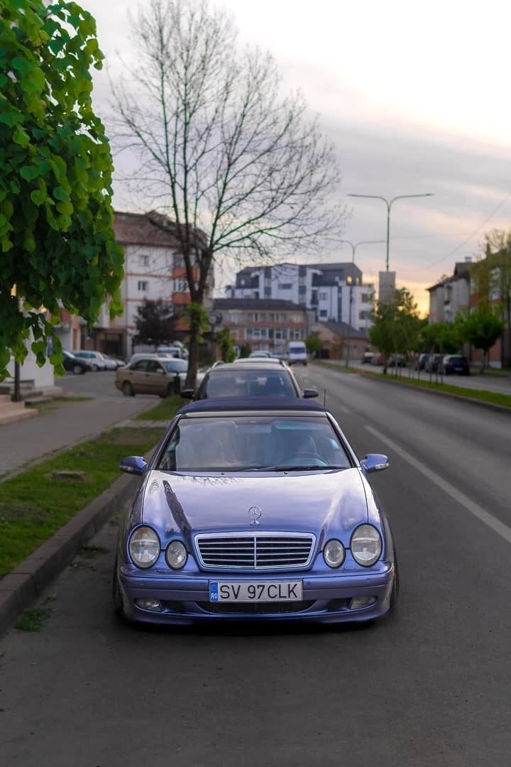 2001 CLK W208